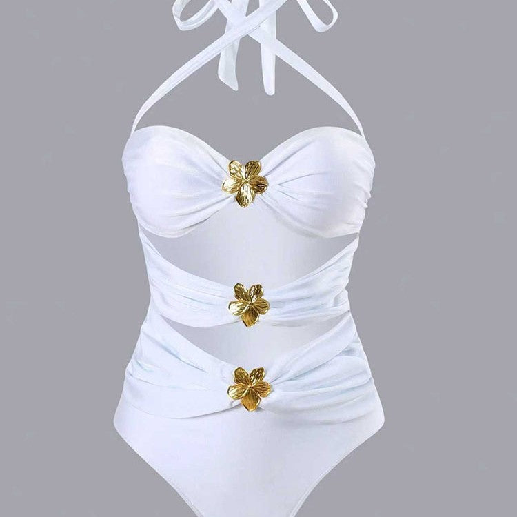 Damen Einteiler Badeanzug mit modischem Wickeldesign und goldenen Akzenten Drune
