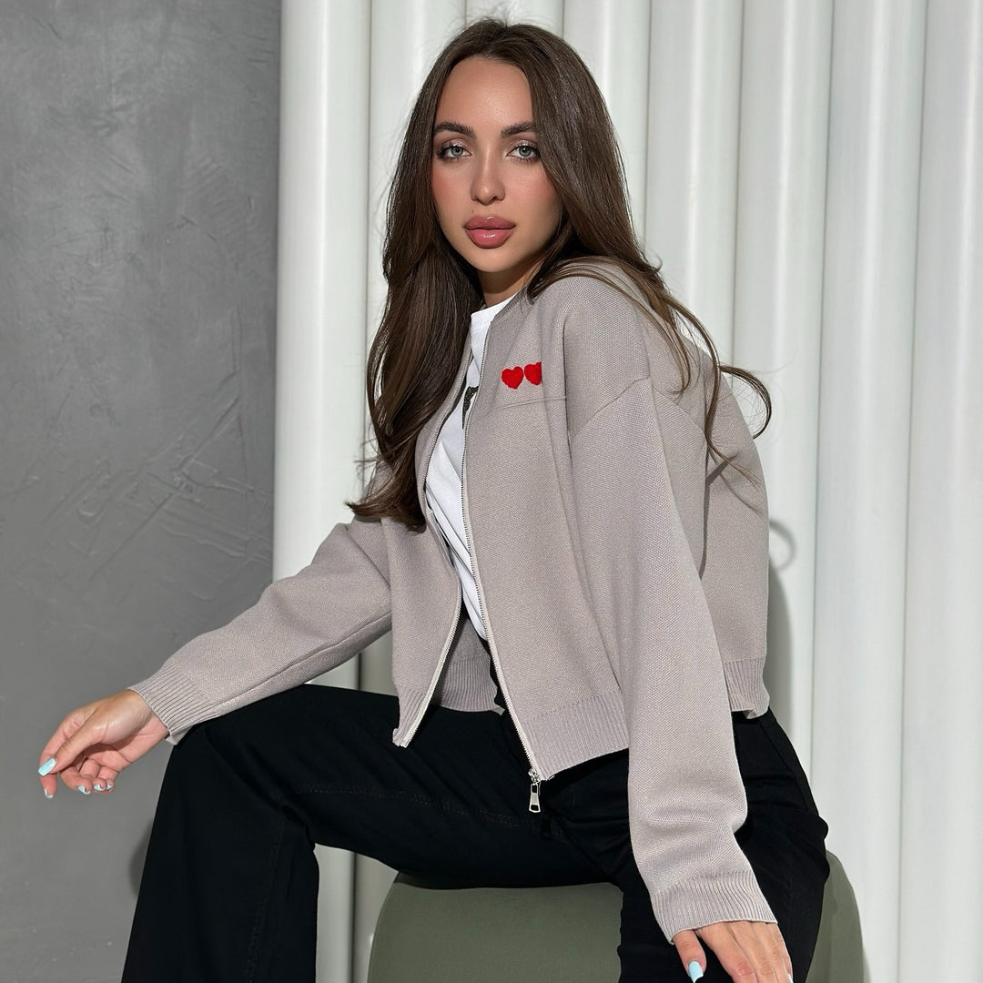 Damen lässige kurzärmlige Strickjacke mit Herzapplikationen Drune