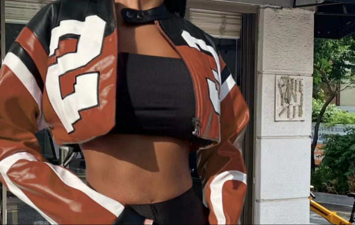 Damen cropped Kunstlederjacke im auffälligen Design Drune