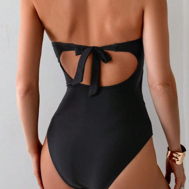 Damen Bandeau Badeanzug mit cut-out und dekorativem Schmuckelement Drune
