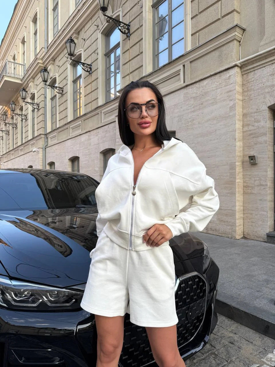 Damen Sommerliches Sport-Lounge-Set mit Kapuzenjacke und Shorts Drune