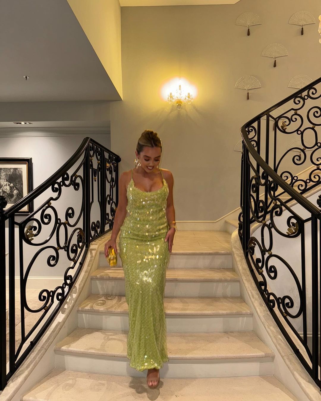 Damen Elegantes Pailletten-Maxikleid mit verführerischem Schnitt und schmalen Spaghettiträgern Drune
