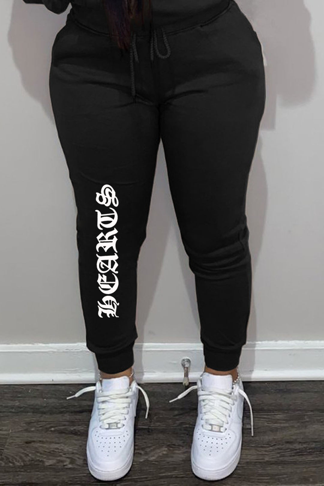 Damen bequeme Sweatpants mit seitlichem Schriftzug Drune