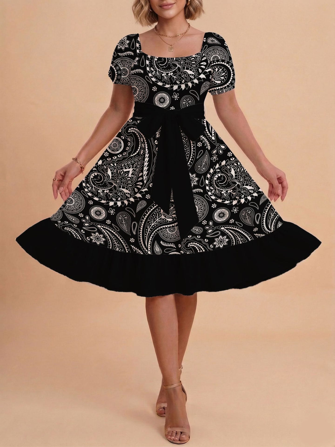 Damen Verspieltes Maxikleid mit Bärenmuster und taillierbarem Band Drune