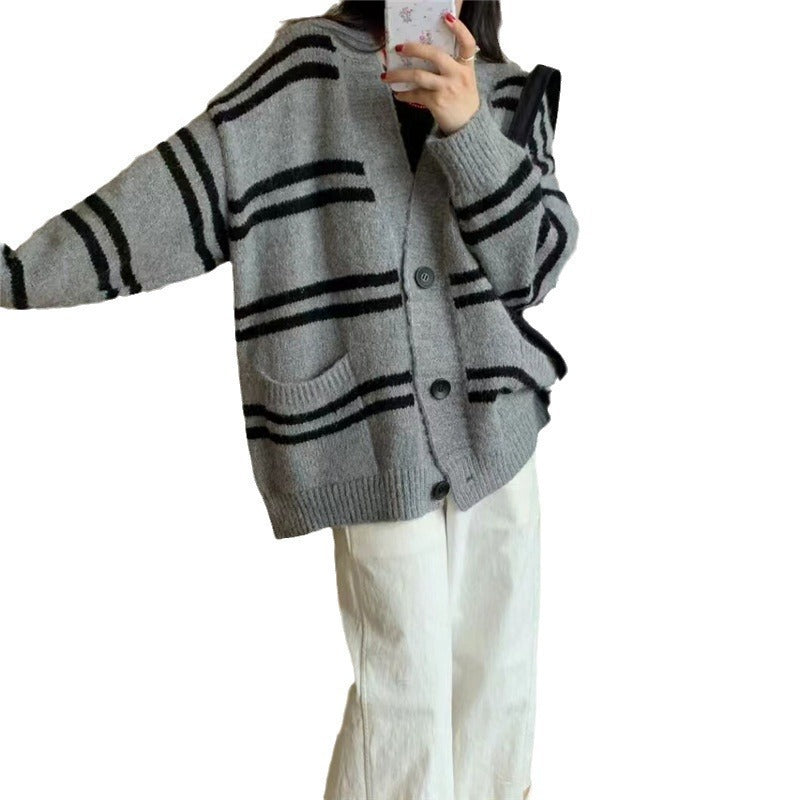 Damen Grobstrick Cardigan mit breitem Aufschlag und dekorativen Knopfdetails Drune