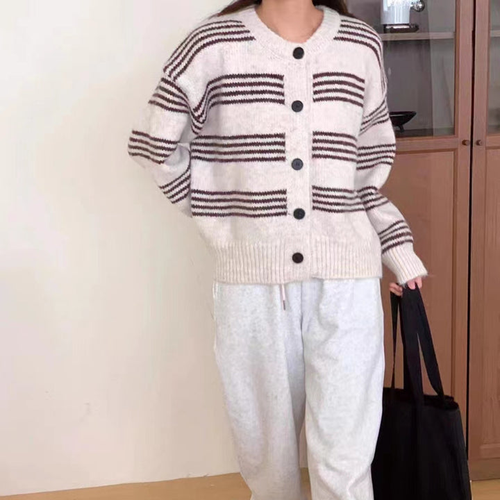 Damen modische Strickjacke mit feiner Streifenstruktur und dekorativen Knöpfen Drune