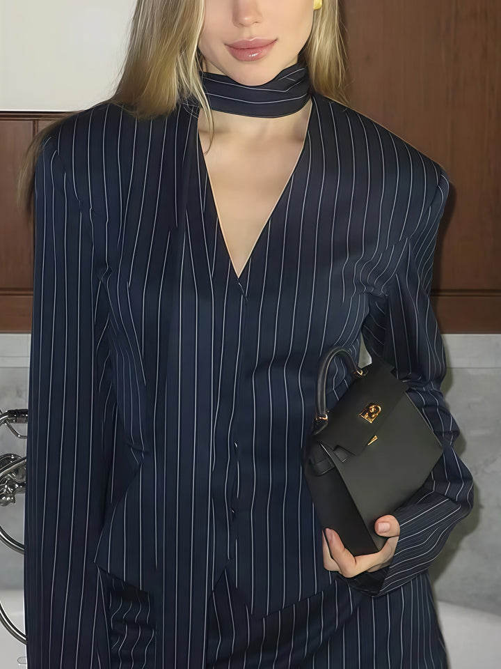 Damen Elegante gestreifte Bluse mit schmeichelndem V-Ausschnitt und schmalem Gürtel Drune
