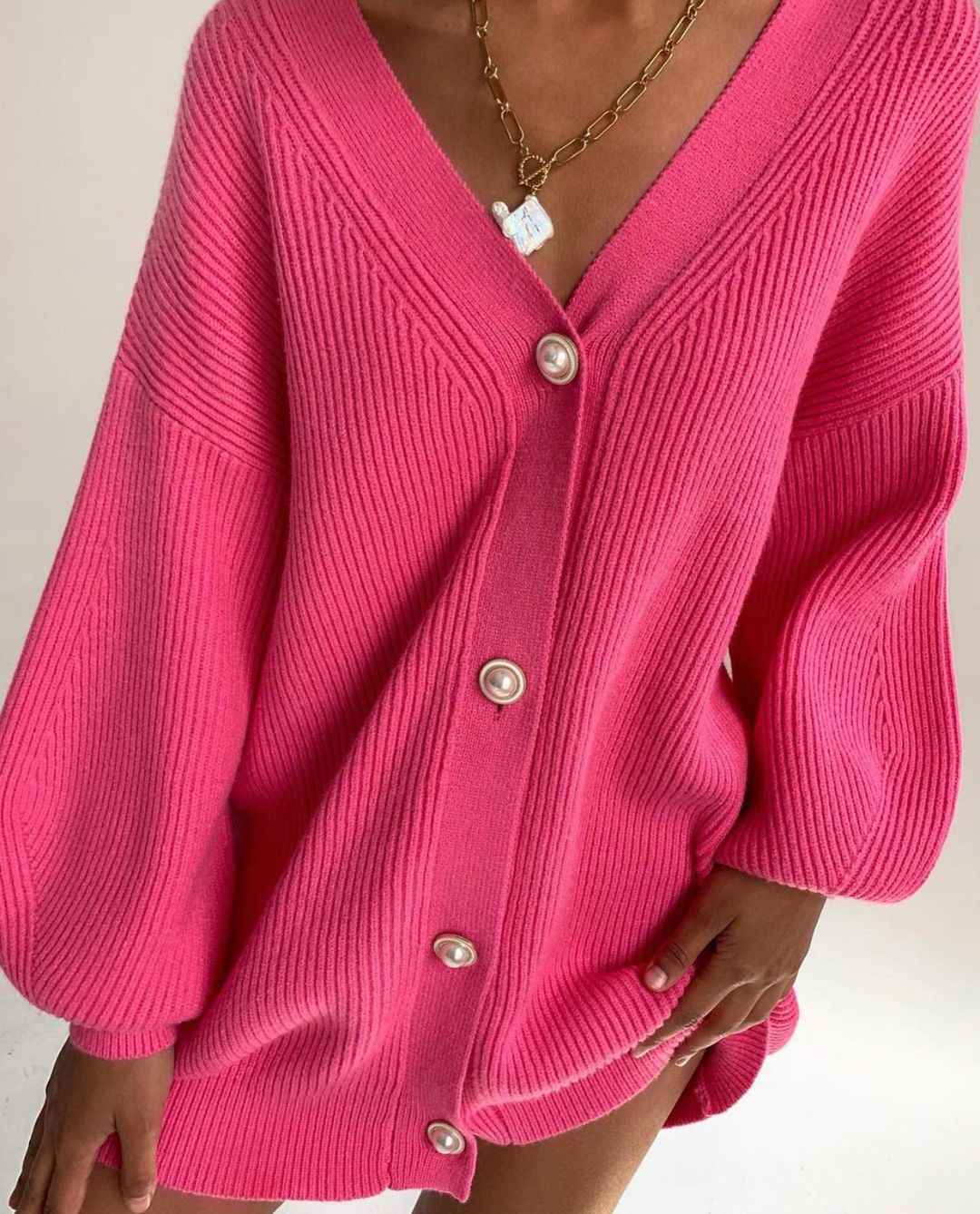 Damen Strickcardigan mit oversized Schnitt und dekorativen Knöpfen Drune