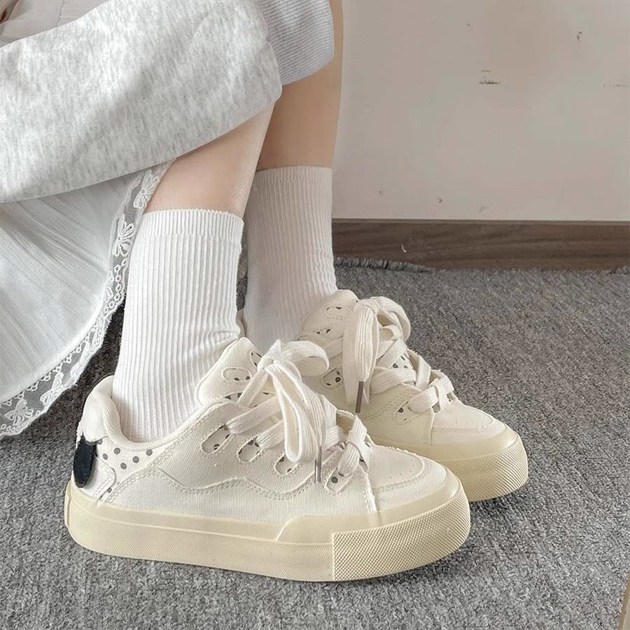 Damen Komfortable Sneakers mit dickem Plateau und verspieltem Schnürsystem Drune