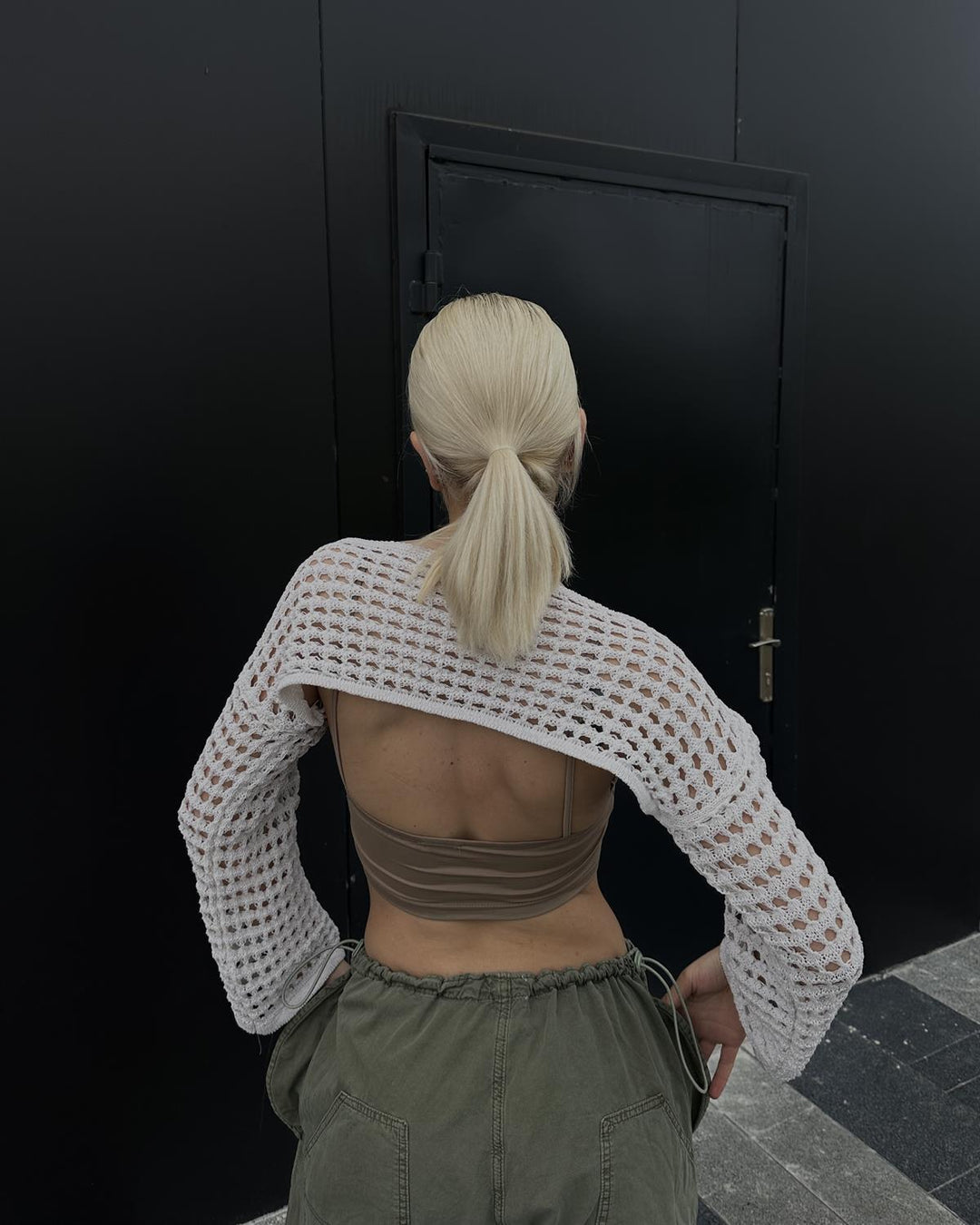 Damen gehäkeltes Crop-Top mit elegantem offenen Design und langen Ärmeln Drune