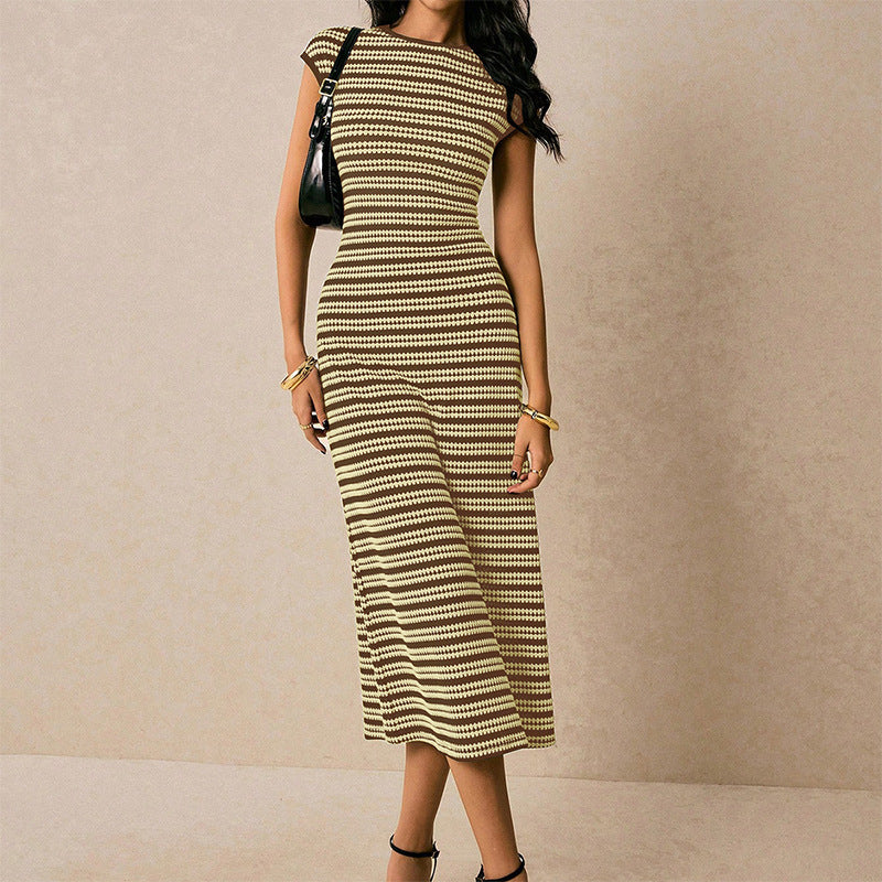 Damen Midi-Strickkleid mit schmalem Schnitt und eleganten Akzenten Drune