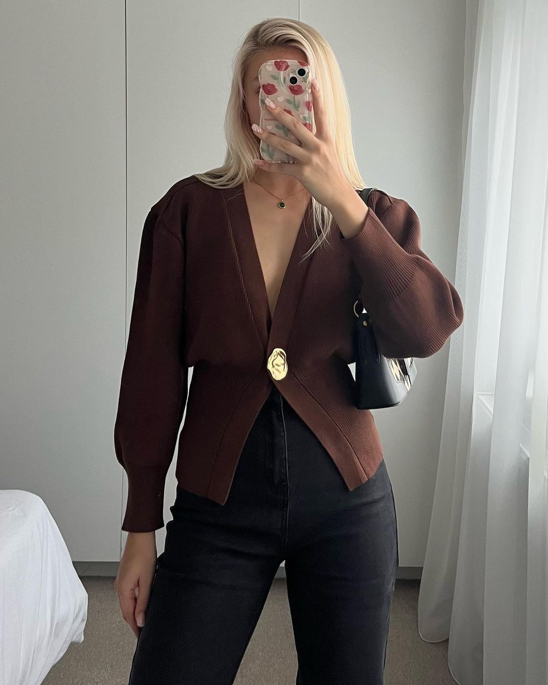 Damen modischer Strickcardigan mit tiefem V-Ausschnitt und dekorativem Knopf Drune