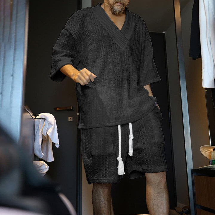 Herren lässiges Strandoutfit mit atmungsaktivem Oberteil und praktischen Shorts Drune
