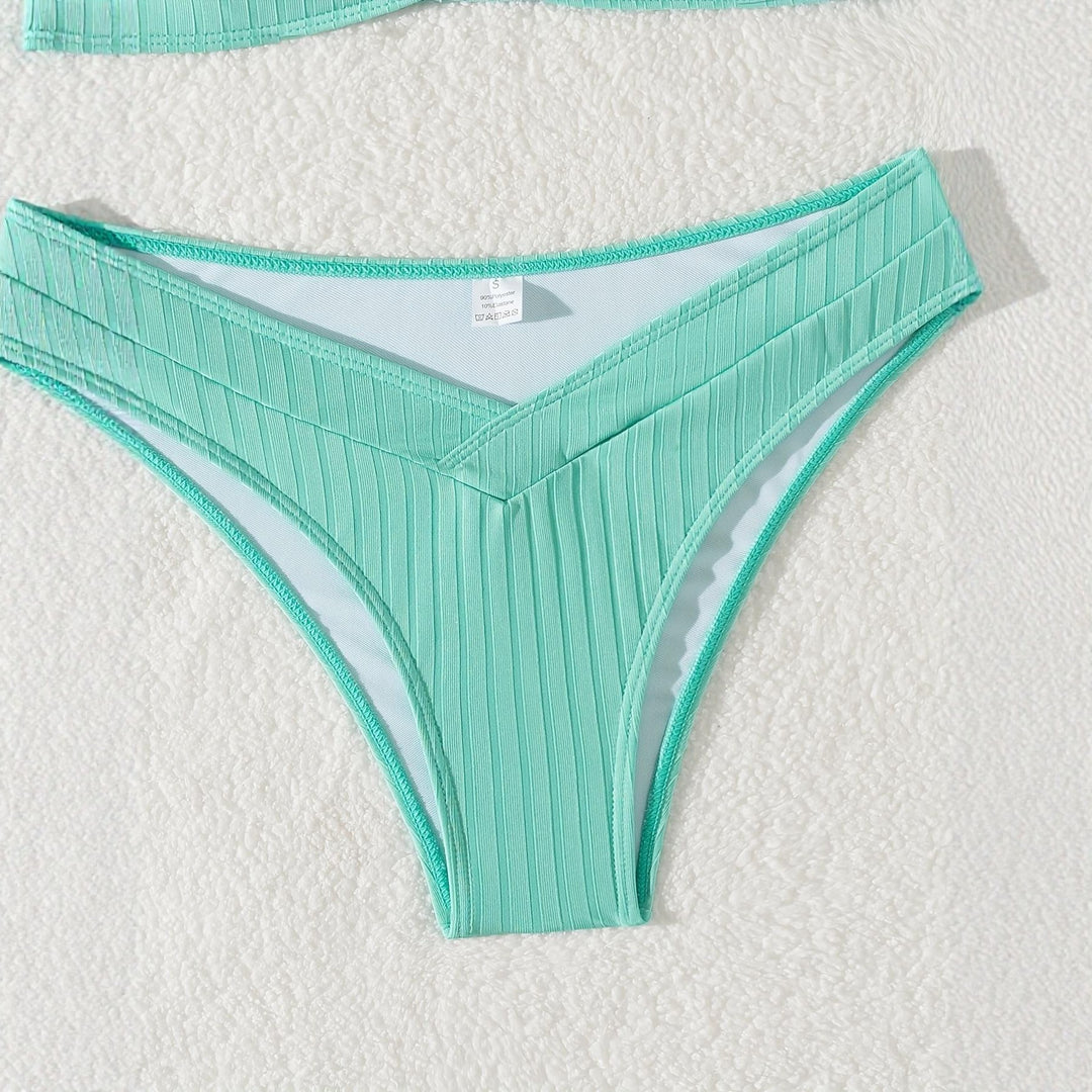 Damen Raffiniertes Bikinitop mit V-Ausschnitt und dekorativem Ring Drune
