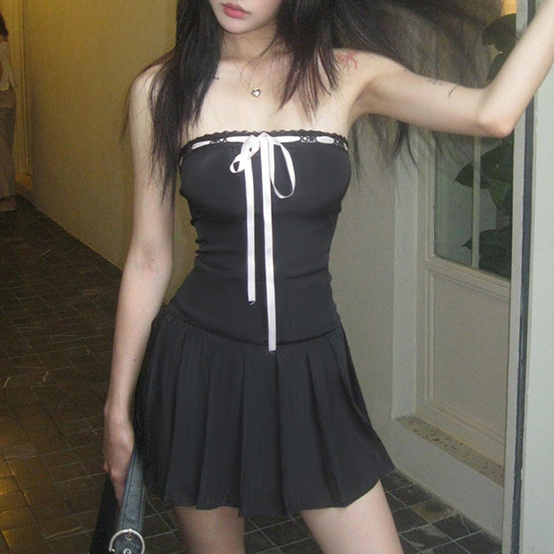 Damen Trägerkleid mit elegantem Spitzendetail und schwingendem Rock Drune