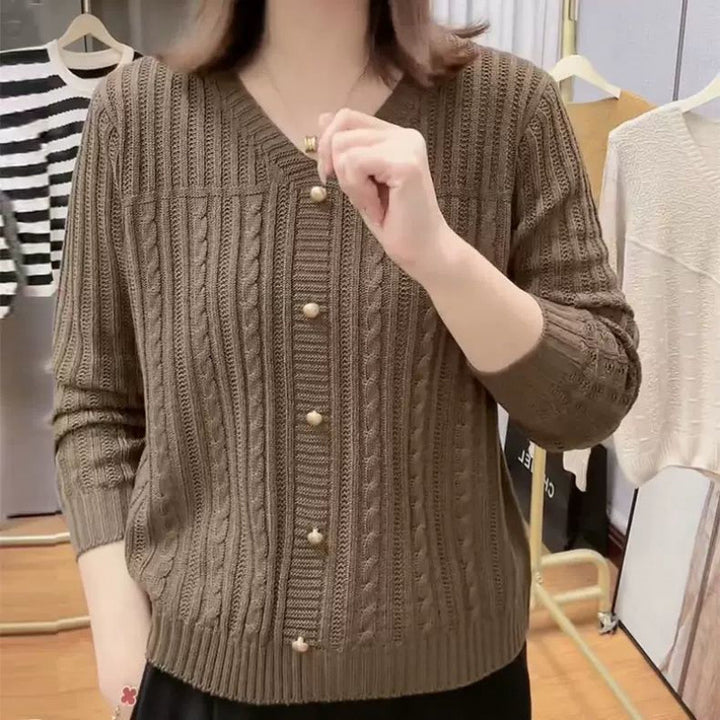 Damen Strickjacke mit feinem Zopfmuster und eleganten Perlenknöpfen Drune