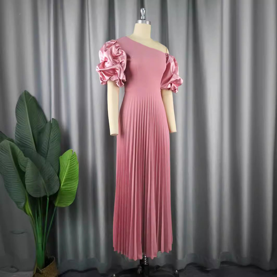 Damen Plissiertes Maxikleid mit asymmetrischem Oberteil und voluminösen Puffärmeln Drune