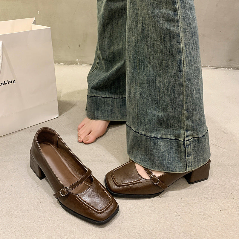 Damen Mary Jane Pumps mit quadratischer Zehenpartie und Blockabsatz mit anpassbarem Riemen Drune