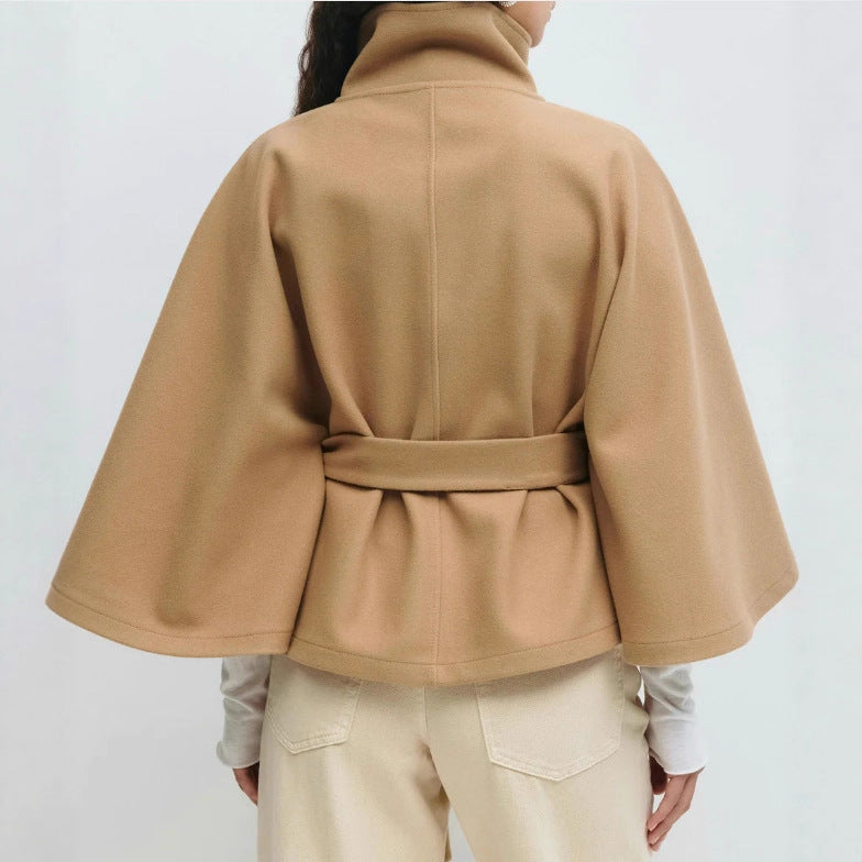 Damen nan weite Cape-Jacke mit Stehkragen, verdeckter Knopfleiste und Bindegürtel Drune