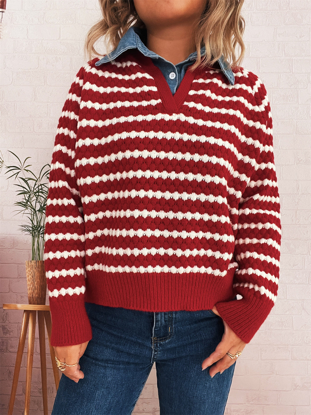 Damen Strickpullover mit tiefem V-Ausschnitt und markantem Streifenmuster Drune