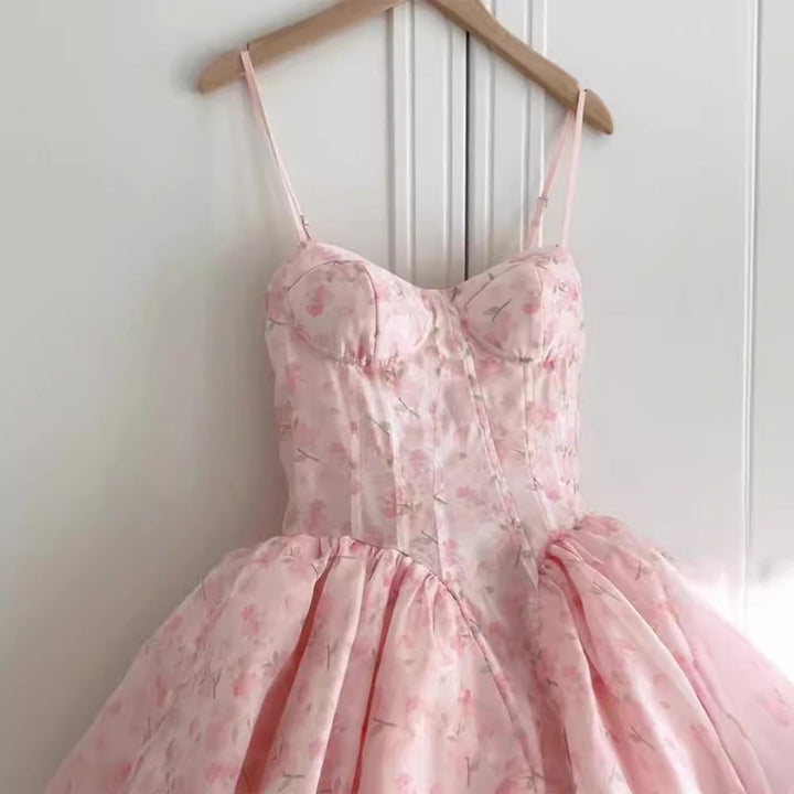 Damen Cocktailkleid mit trägerlosem Oberteil und schwingendem Tüllrock Drune
