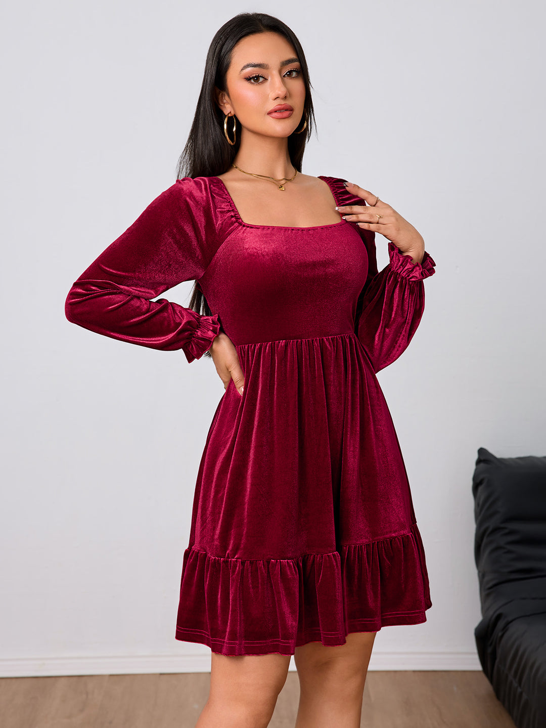 Damen Samt Minikleid mit Volant und geschmackvollen Puffärmeln Drune