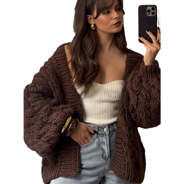 Damen Grobstrickjacke mit oversized Schnitt und eleganten Flechtmustern Drune