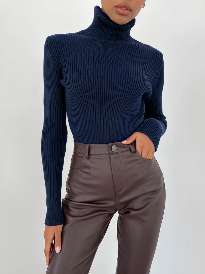 Damen Enganliegender Rollkragenpullover aus ribbelndem Strick Drune