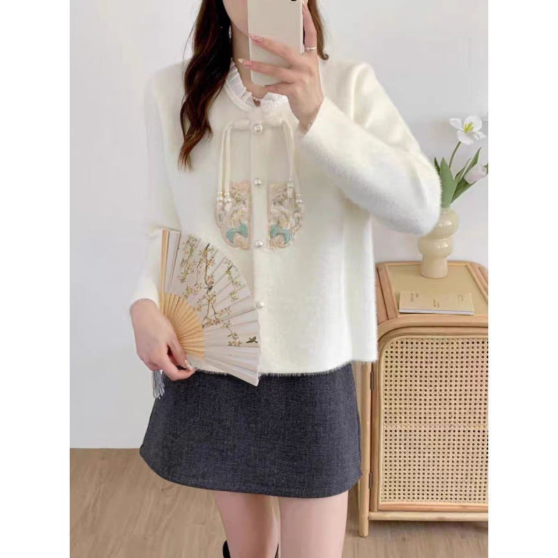 Damen Luxuriöser Strickpullover mit dekorativen Knopfdetails und Rüschen Drune