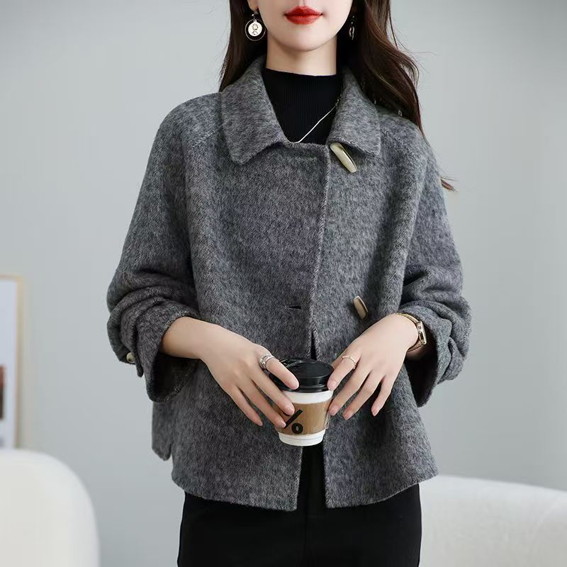 Damen kuschelige Strickjacke mit modernen Knopfdetails Drune