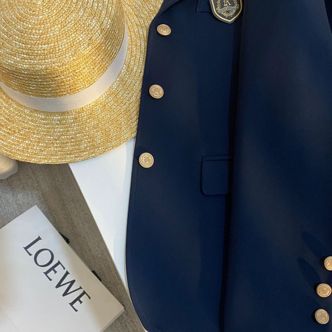 Damen eleganter Blazer mit goldenen Knöpfen und Wappen Drune