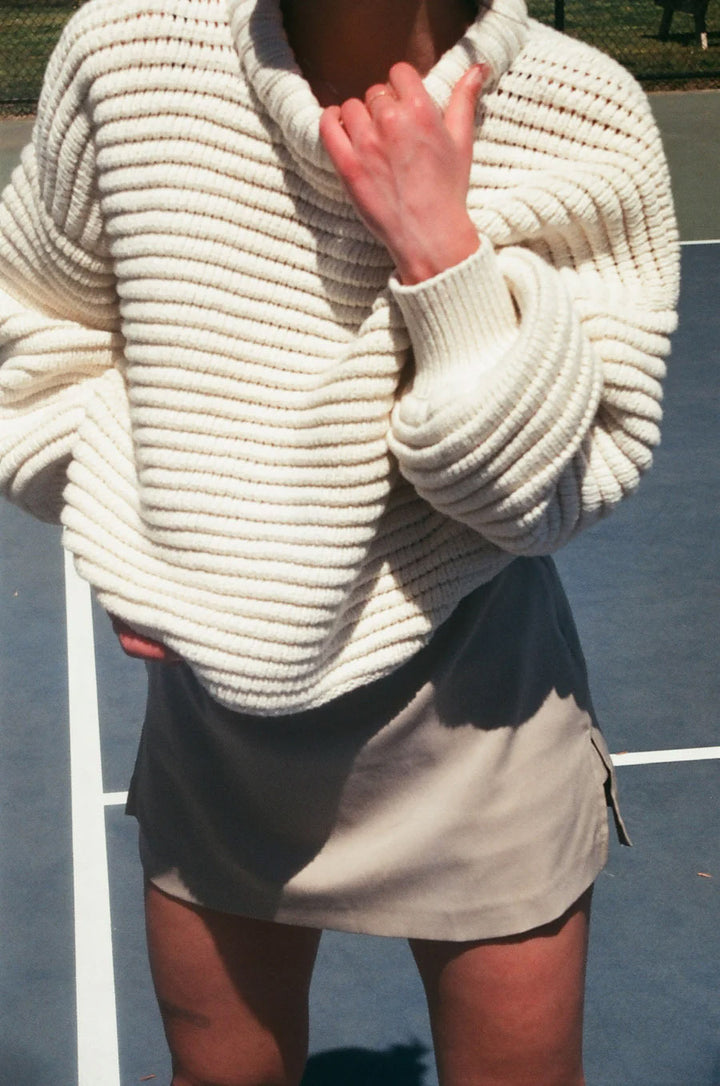 Damen lockerer Strickpullover mit hohem Kragen und breiten Rippbündchen Drune