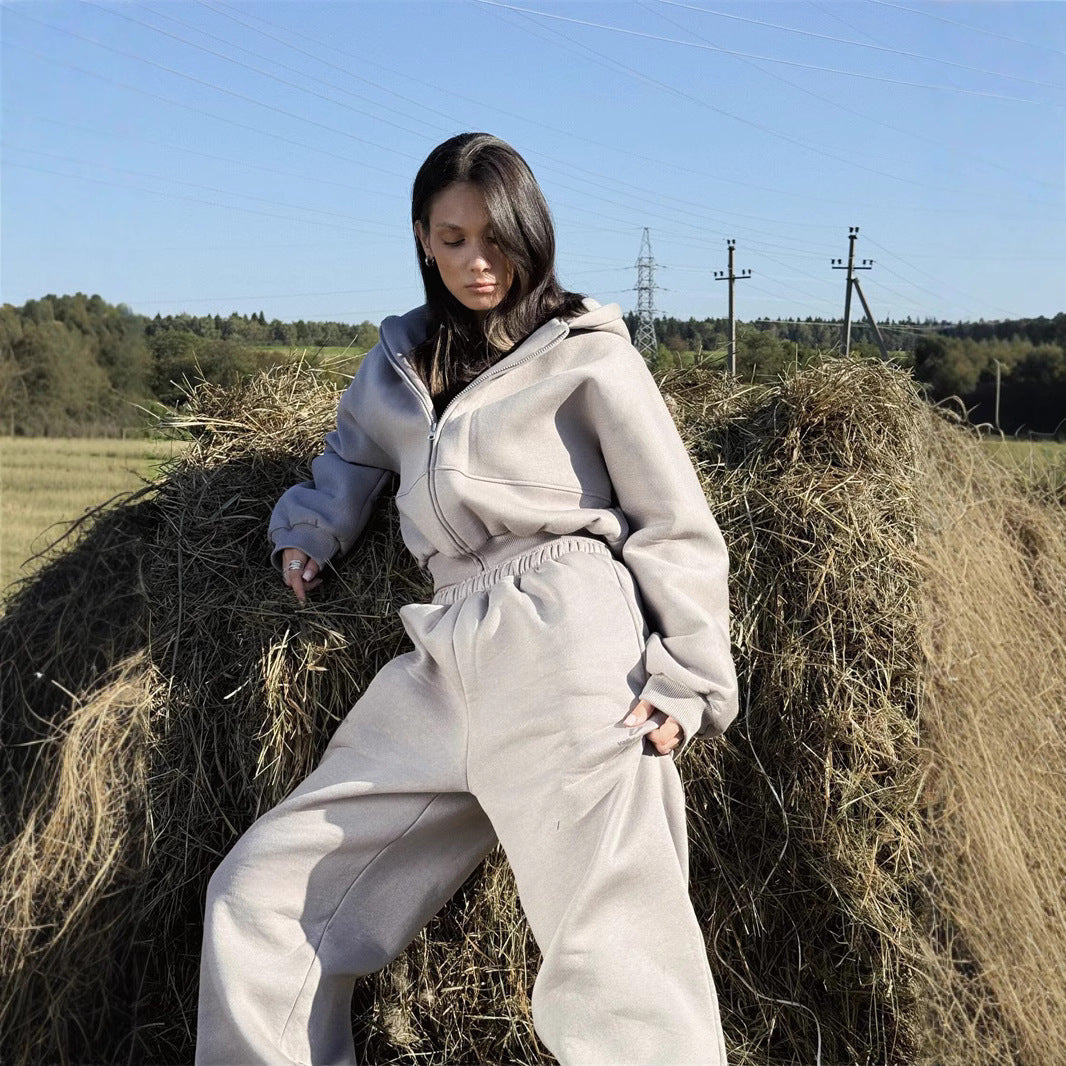 Damen sportliches und lässiges Set aus cropped Hoodie und weiter Jogginghose Drune