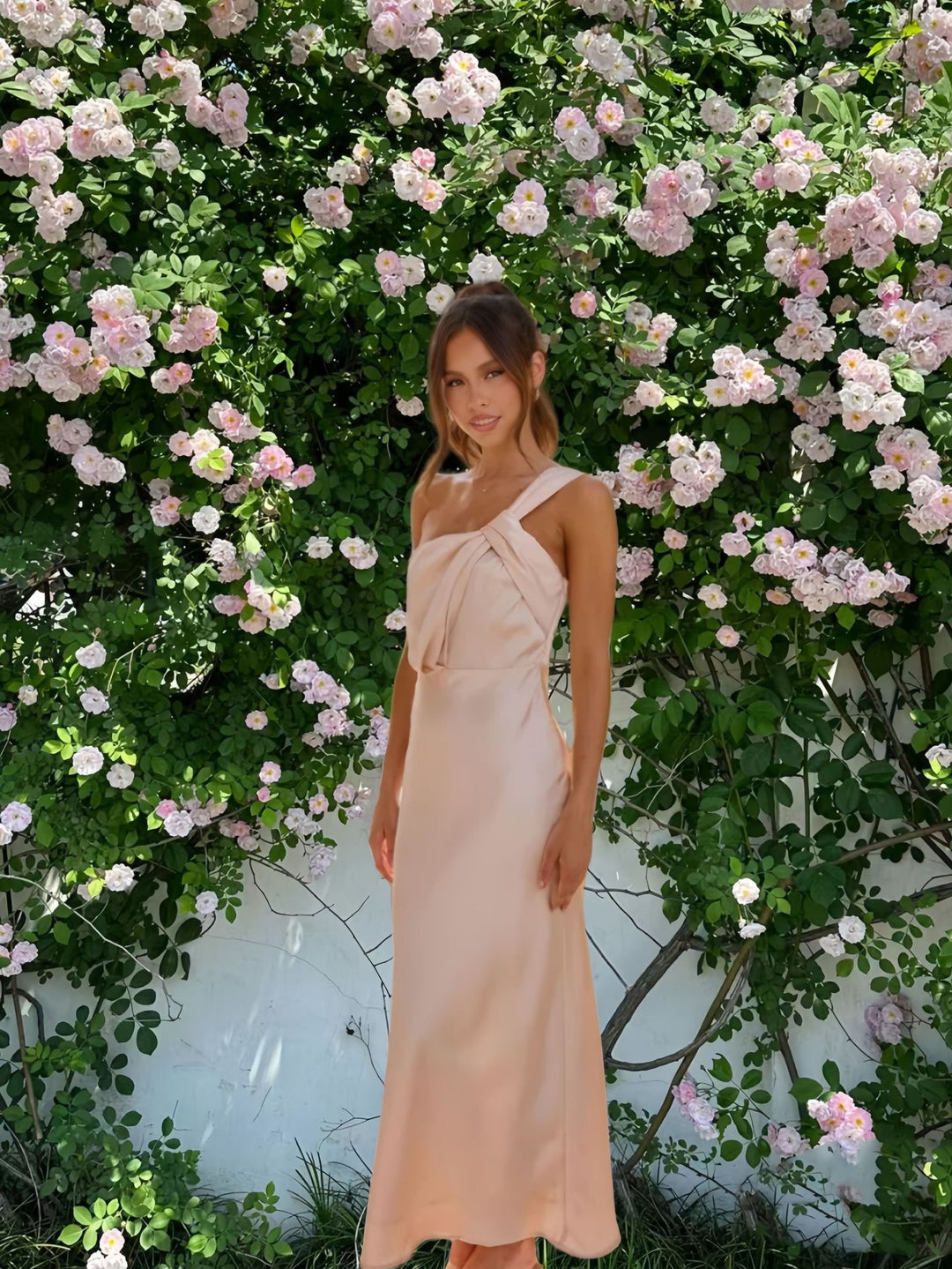 Damen Elegantes Maxikleid mit asymmetrischem Oberteil und schwingendem Saum Drune