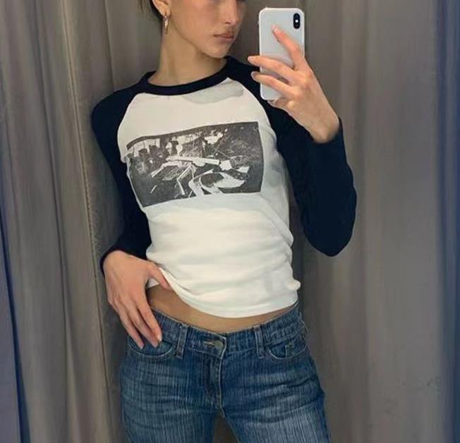 Damen Langarmshirt mit kreativem Grafikdesign Drune