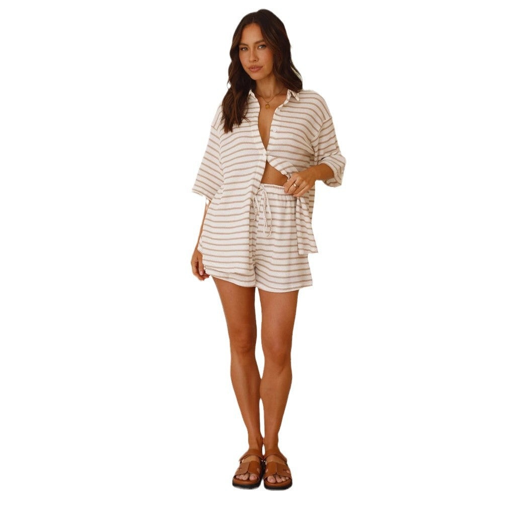Damen lässiger Sommeranzug mit gestreiftem Oberteil und Shorts Drune
