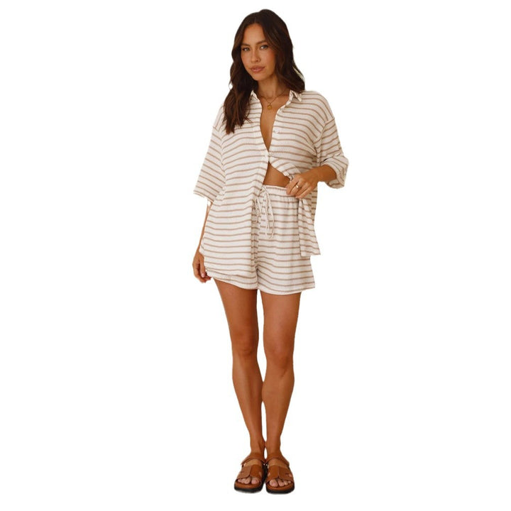 Damen lässiger Sommeranzug mit gestreiftem Oberteil und Shorts Drune
