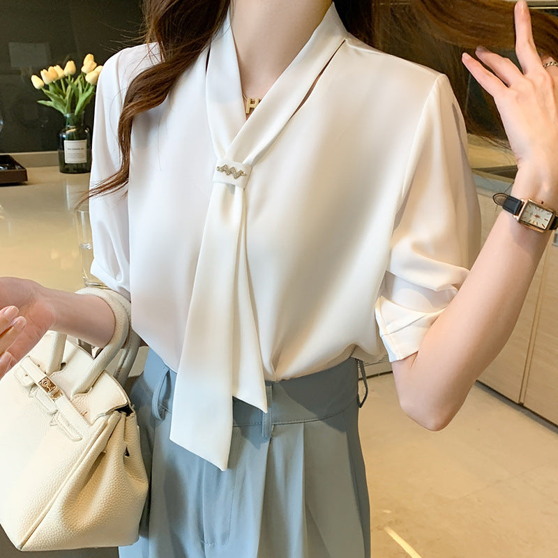 Damen Bluse mit dekorativem Schluppe und eleganten Puffärmeln Drune