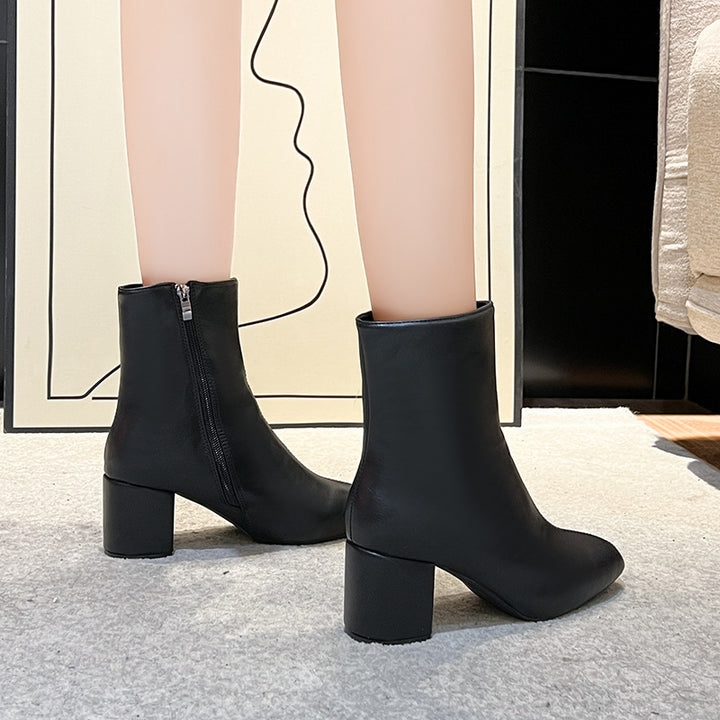 Damen nan elegante knöchelhohe Stiefelette in glatter Lederoptik mit mittelhohem Blockabsatz und dezenter Frontnaht Drune