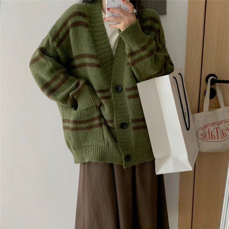 Damen Grobstrick Cardigan mit breitem Aufschlag und dekorativen Knopfdetails Drune