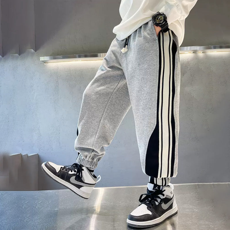 Herren sportliche Jogginghose mit seitlichem Streifendetail Drune