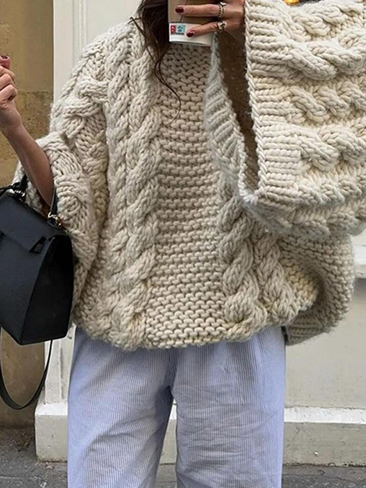 Damen Grobstrickpullover mit modernen Zopfdetails Drune