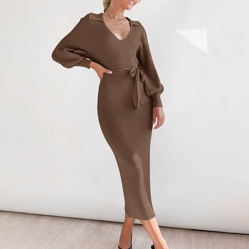 Damen Strickkleid mit tiefem V-Ausschnitt und eleganter Taillierung Drune