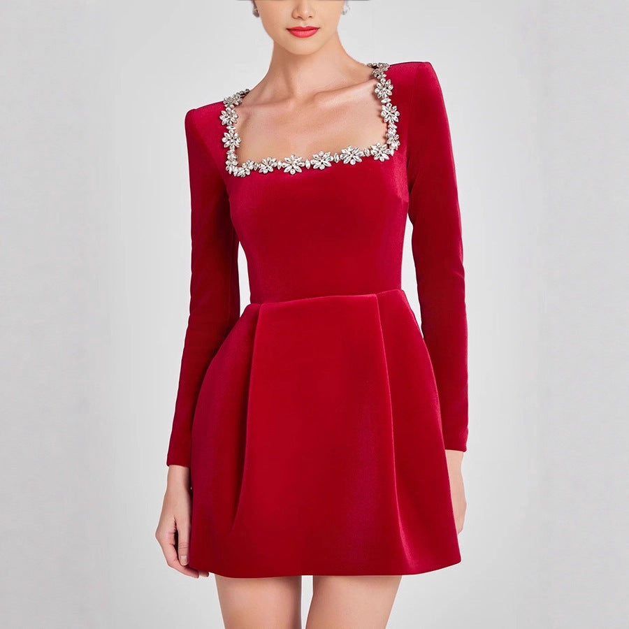 Damen Elegantes Samtkleid mit Blumenapplikationen und U-Boot-Ausschnitt Drune