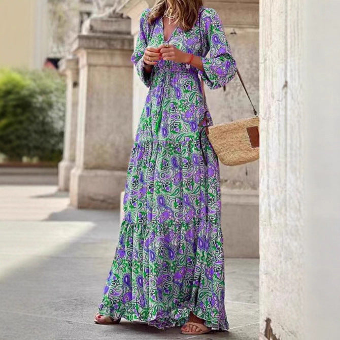 Damen Maxi-Kleid mit traditionellem floralen Muster und V-Ausschnitt Drune