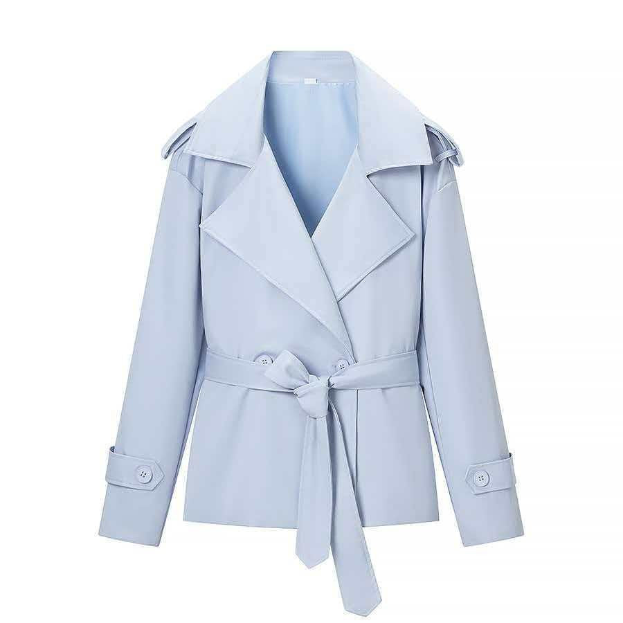 Damen nan kurzer taillierter Trenchcoat mit Bindegürtel, großem Revers und Manschettenriegel Drune