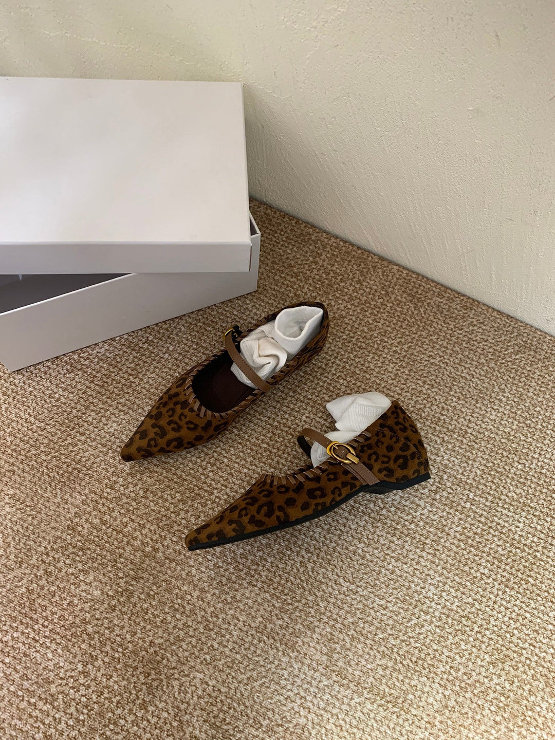 Damen elegante Schnürpumps mit modischem Riemen und spitzem Fußteil Drune