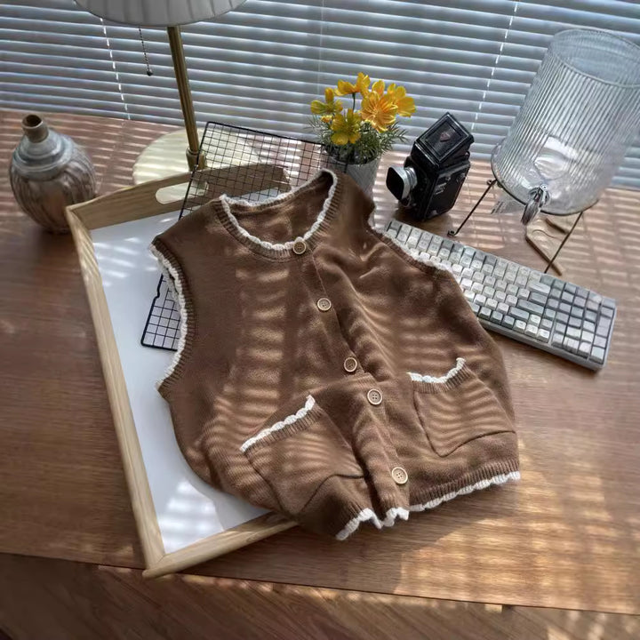 Damen Strickweste mit kontrastierenden Details und Taschen Drune