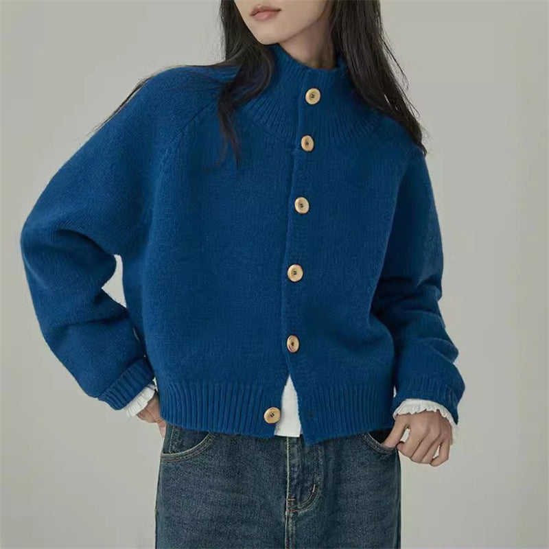 Damen knielange Strickjacke mit Stehkragen und modischen Holzknöpfen Drune