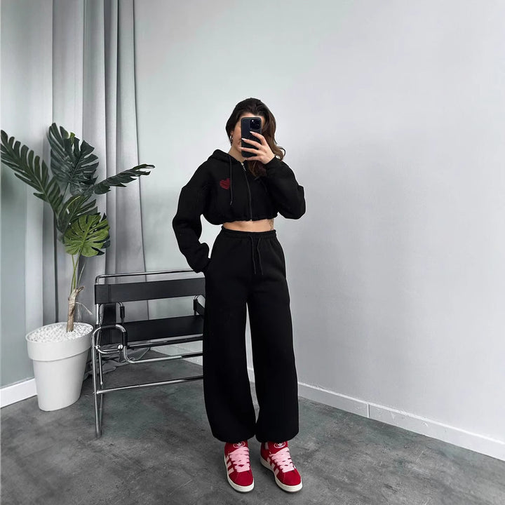 Damen Set aus cropped Hoodie und lässigen Sweatpants Drune